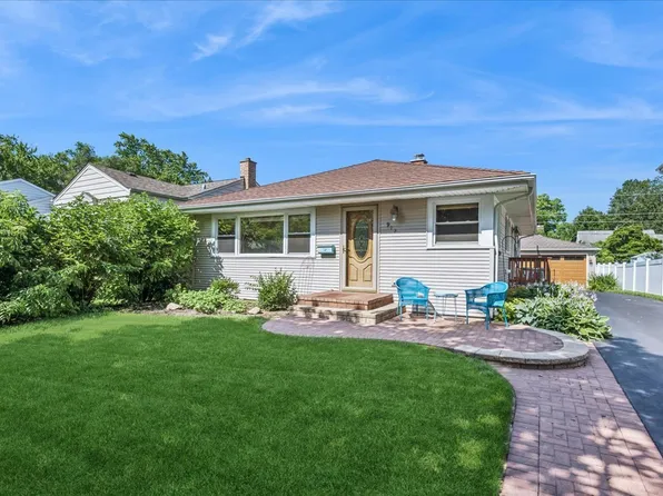 912 N Kaspar Ave, Arlington Heights, IL 60004