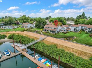 540 N Hayden Bay Dr, Portland, OR 97217