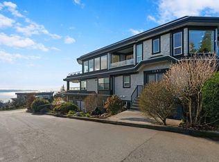 1087 Finlay St, White Rock, BC