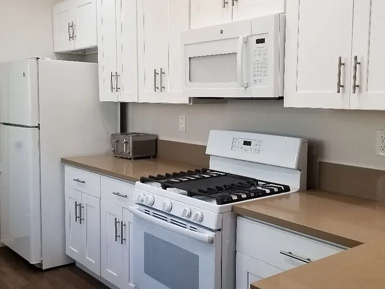 3582 S Budlong Ave — Photo 7