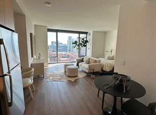 344 N Canal St #1808, Chicago, IL 60606