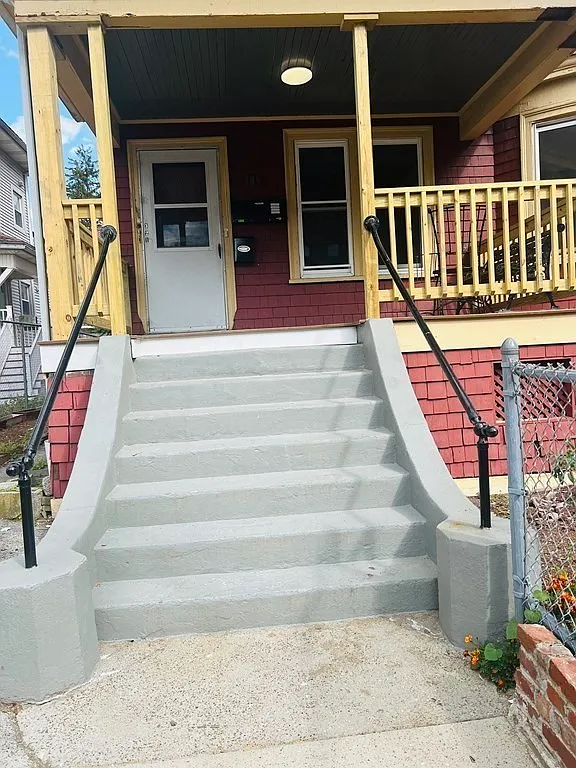 Building Photo - 106 Geneva Ave #2
