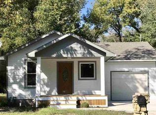 310 W 13th St, Newton, KS 67114