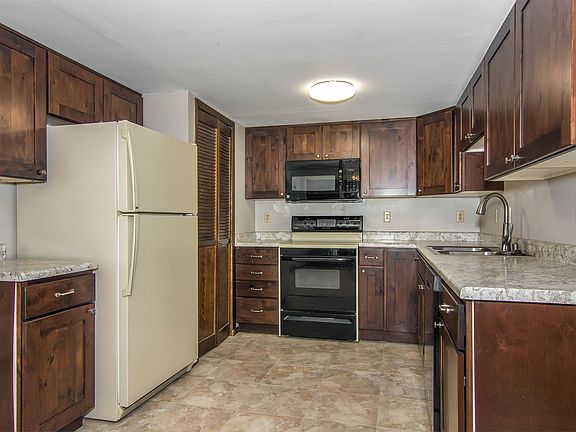 4th image of 7811 S Honeywood Cove Dr