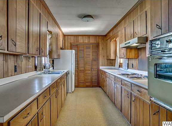 2nd image of 3006 31st Ave