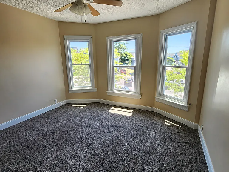 370 W Ferry St #2 — Photo 2