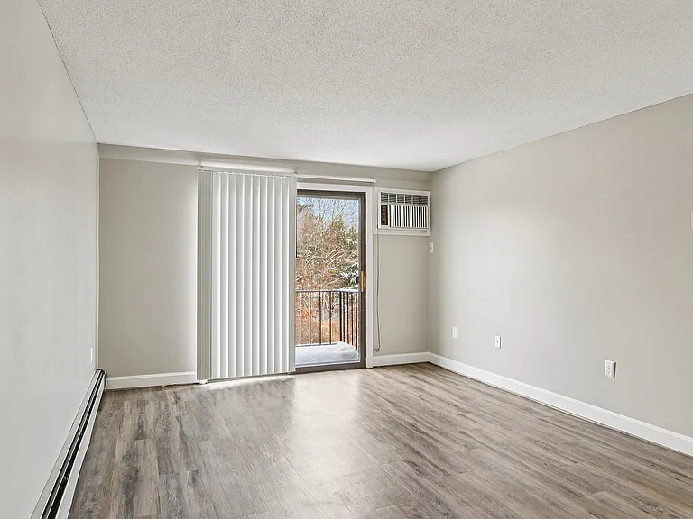 21-web-or-mls-135 Elm St 84-S0412-002