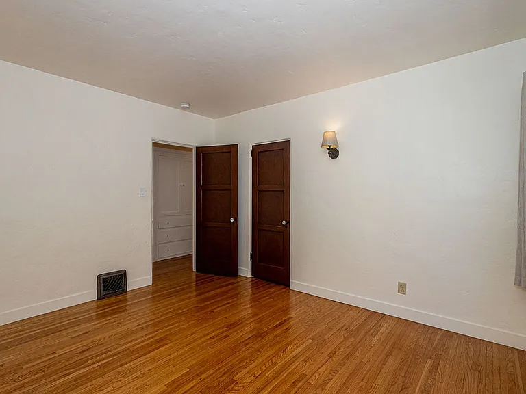 1221 S Sycamore Ave — Photo 42