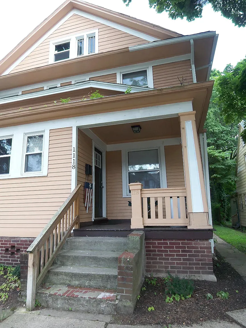 3 bed, 1.5 bath, $2,000 — Photo 1