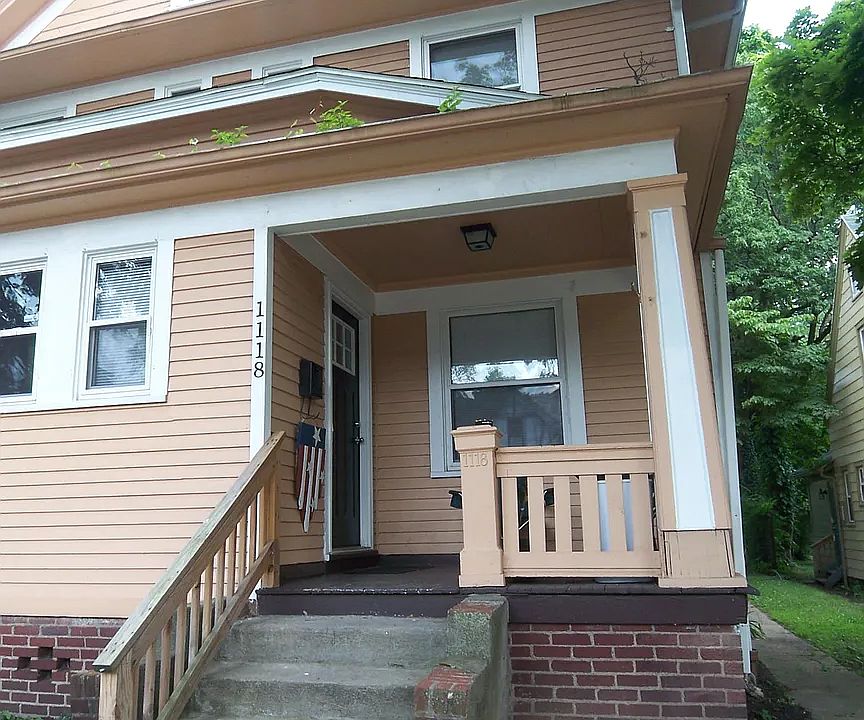 1st image of 1118 S Plymouth Ave #2