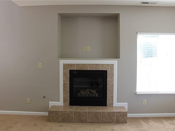 3rd image of 2769 Grand Fir Dr