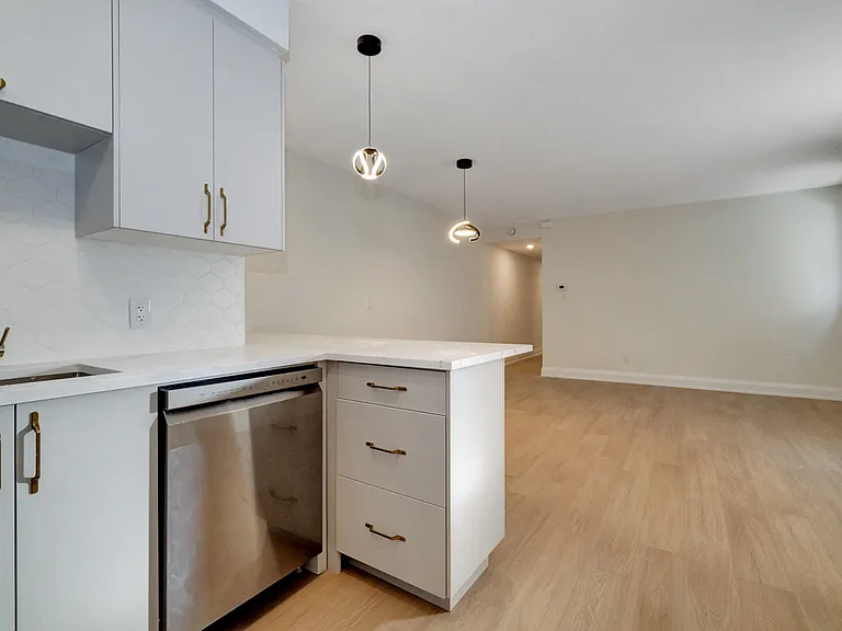 533 Broadhead Ave #B — Photo 9