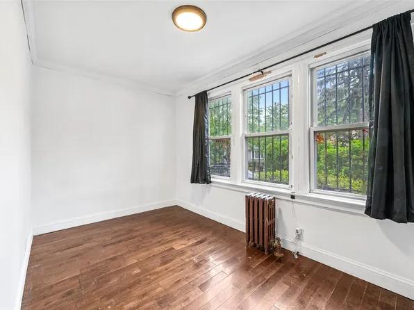 (undisclosed Address), Uniondale, NY 11553