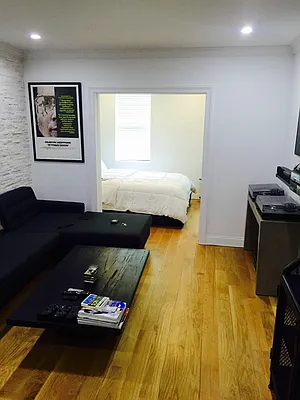 Rented by NYC Holdings Management | media 46