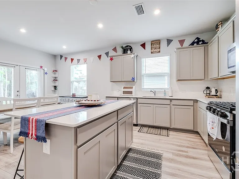 64 Shade Tree Dr — Photo 11