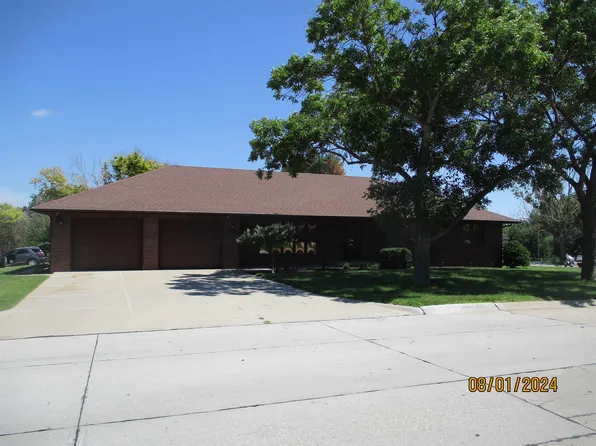 1612 Hillview Dr, Norfolk, NE 68701