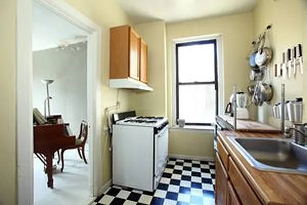 Sold by Douglas Elliman | media 8