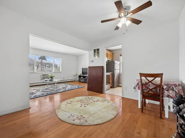 747 Riverside Ave APT C1, Lyndhurst, NJ 07071