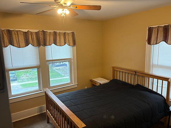 4th image of 302 Laburnam Cres #300