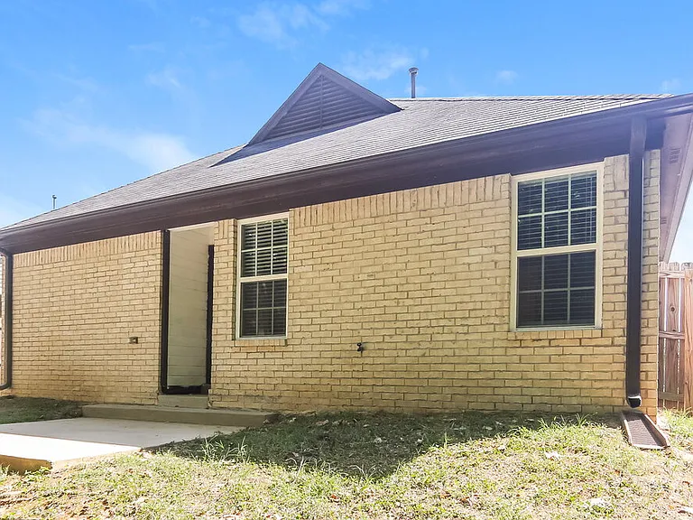 7333 Green Ash Dr — Photo 15