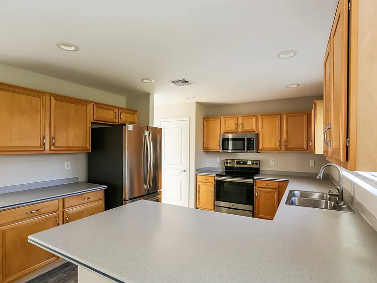 5182 W Vista Ave — Photo 7