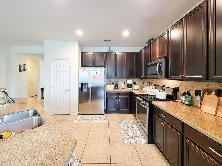 5046 Longlane Dr — Photo 8