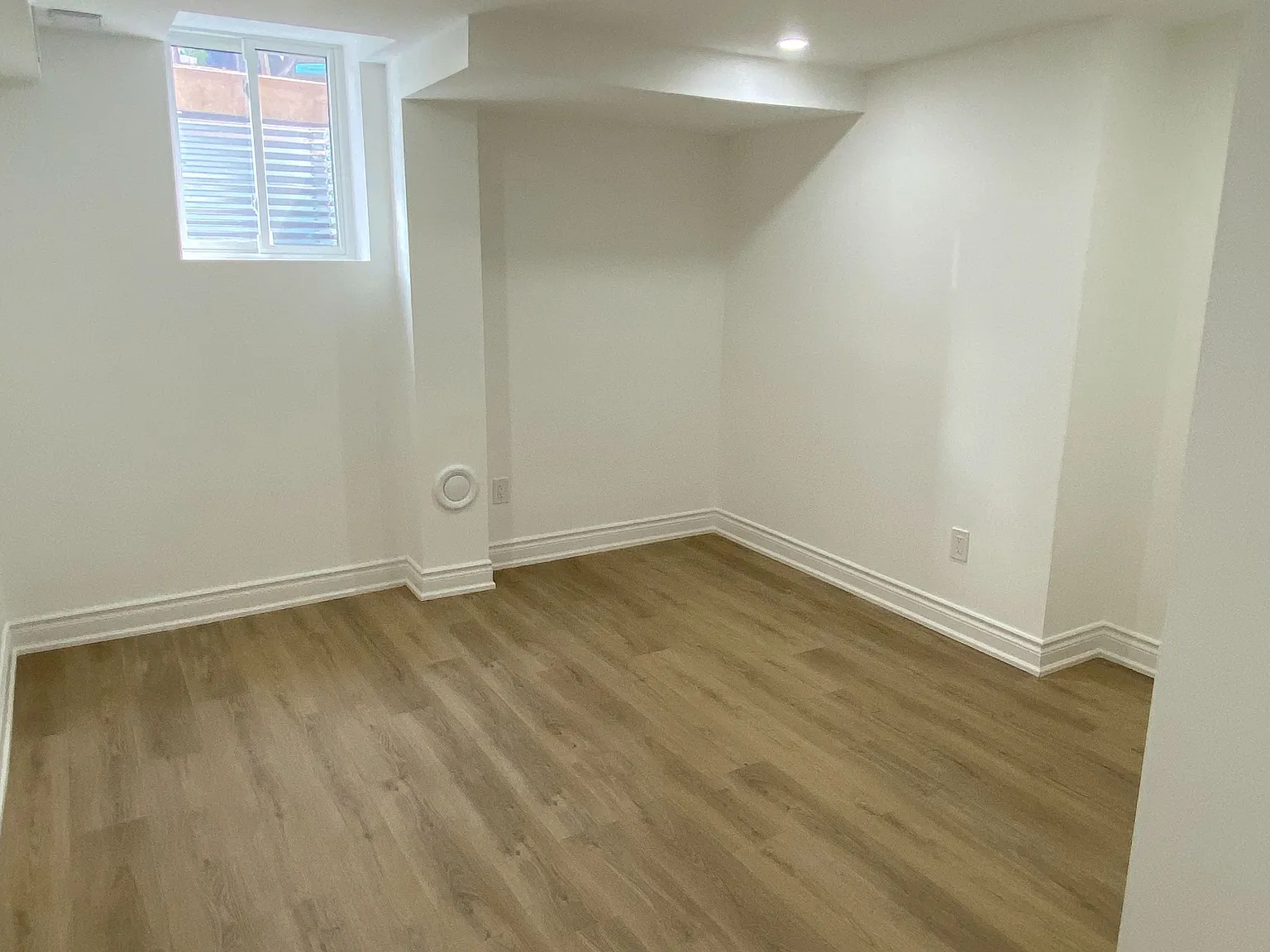 2 bed, $1,900 — Photo 2