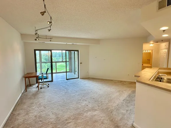 3005 S Leisure World Blvd APT 715, Silver Spring, MD 20906