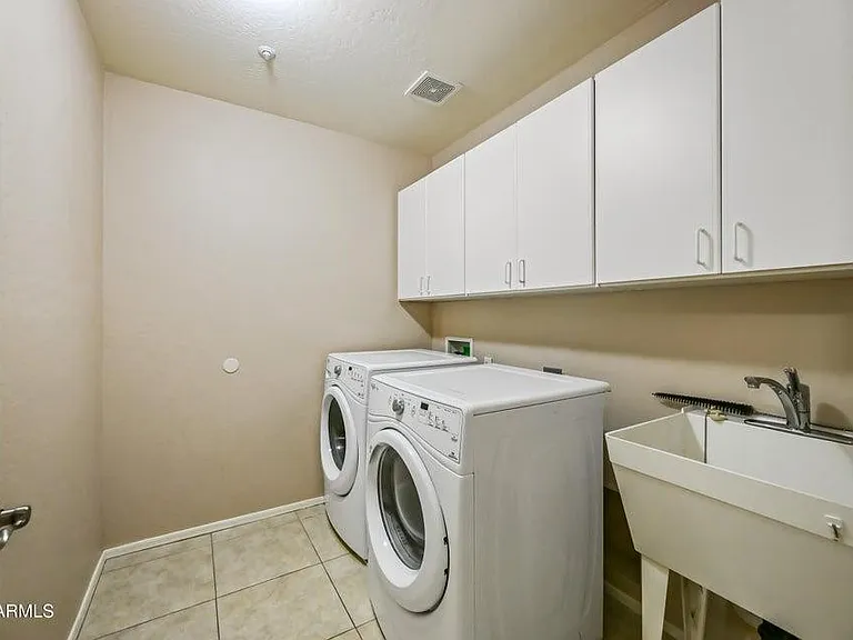 7102 W Katharine Way — Photo 27