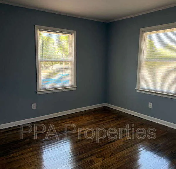 221 Willow Ave — Photo 12