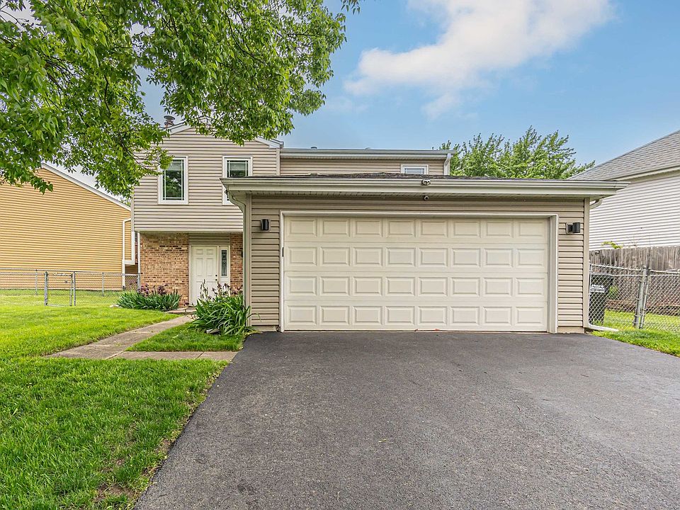 1st image of 990 Woodside Dr