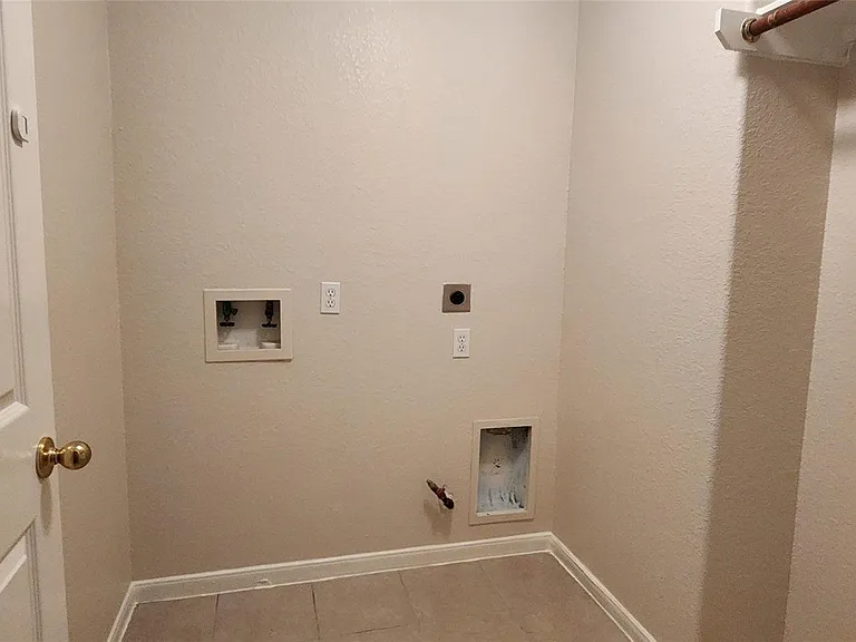 9710 Fieldbloom Ln — Photo 15