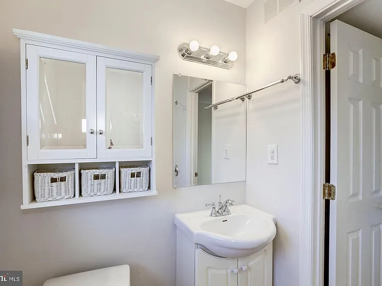 1100 Edmonston Dr — Photo 6