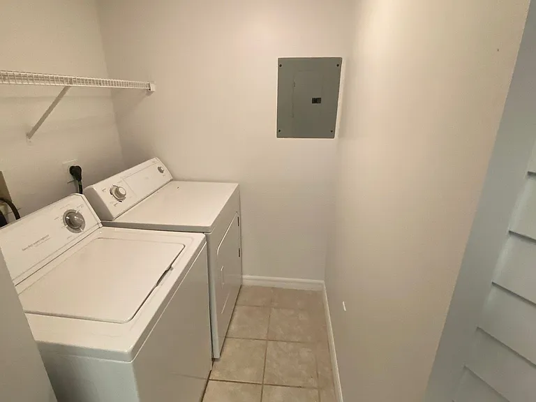 5025 Wiles Rd #303 — Photo 18