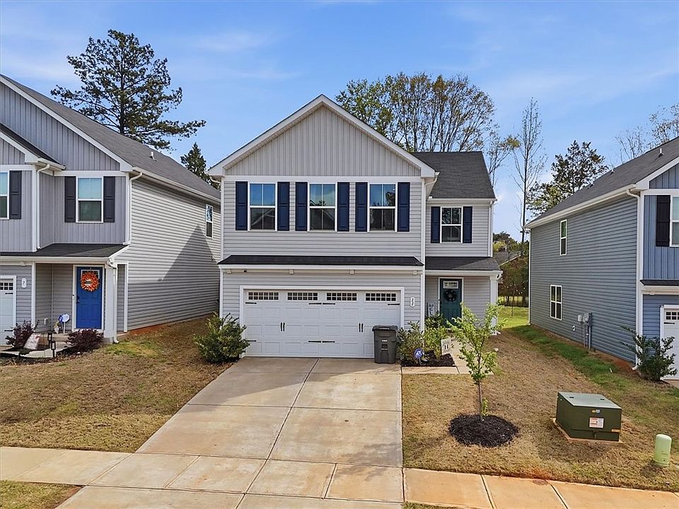 1st image of 11 Davis Grove Ln