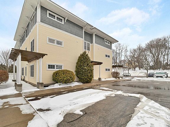 4th image of 597R Lafayette Road #105