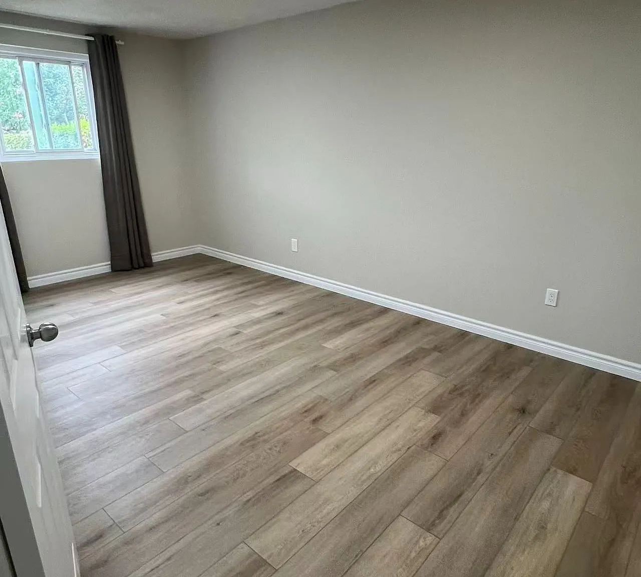 3 bed, $2,400 — Photo 2