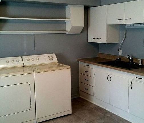 3rd image of 516 1/2 W Iron Ave