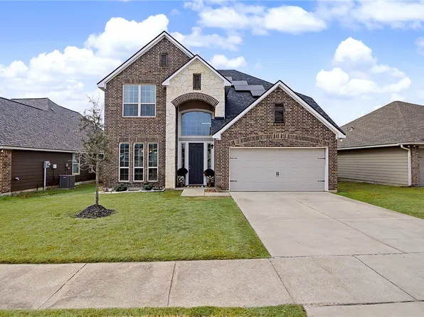 2111 Markley Dr, Bryan, TX 77807