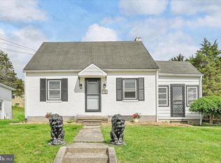 98 Mechanic St, Reinholds, PA 17569