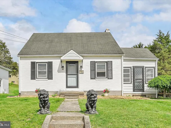 98 Mechanic St, Reinholds, PA 17569