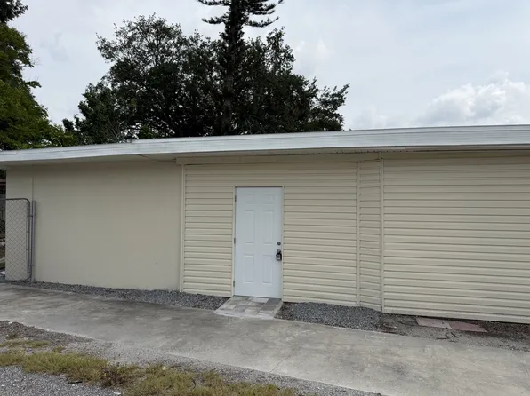 110 NE Monroe Cir N #4, Saint Petersburg, FL 33703