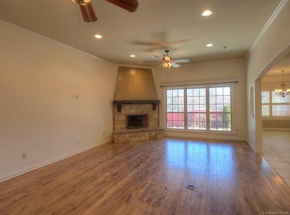 Spacious Living area