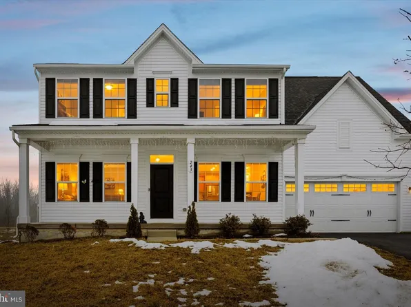 243 Chastain Dr, Honey Brook, PA 19344