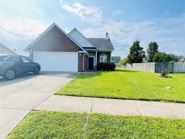 109 Wiselyn Dr, Radcliff, KY 40160