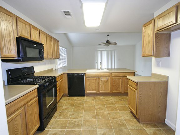 5th image of 2611 W Porter Ave