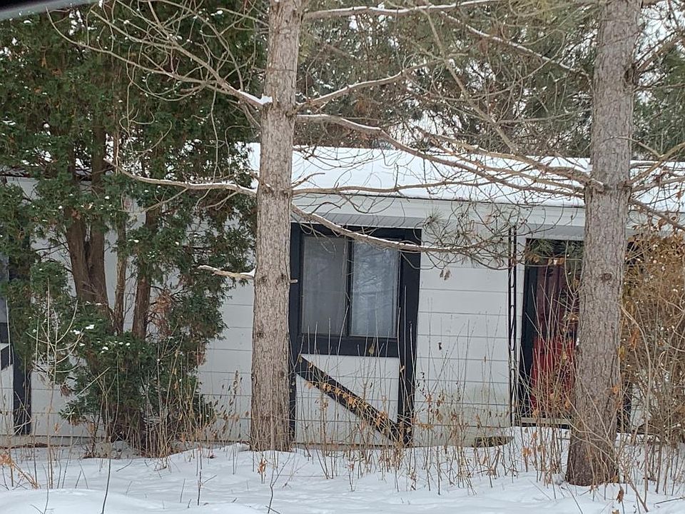 2nd image of 5670 Upper 182nd St W