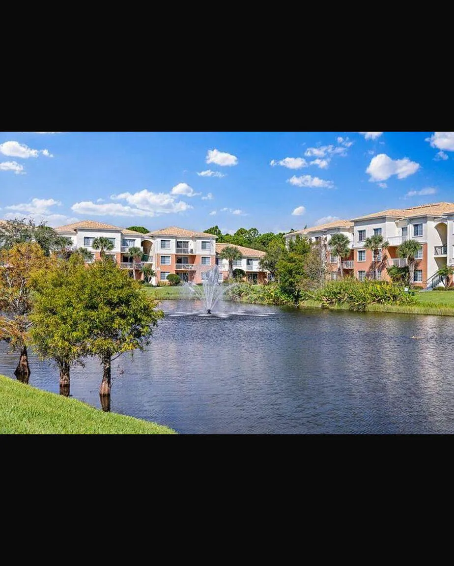 3 bed, 2.0 bath, 1348 sqft, $3,500 — Photo 2