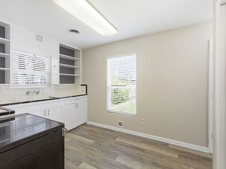 4108 Locke Ave — Photo 13