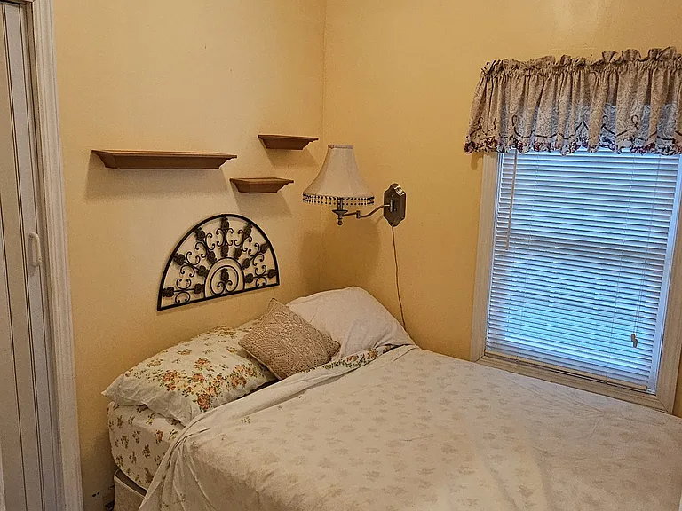 63 Wilson Ave — Photo 12
